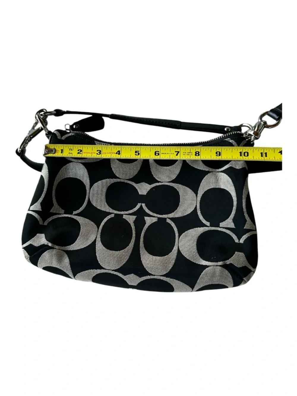 Coach Signature Hobo Crossbody and Shoulder, Handbag with Turn-Lock Detail - Picture 3 of 7
